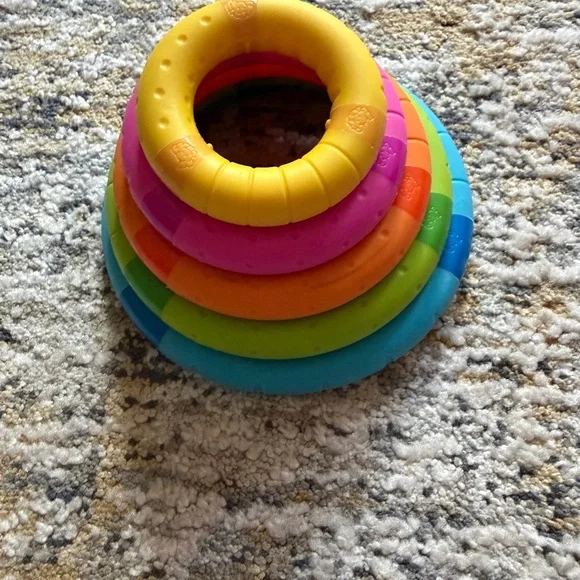 Fat Brain Toys Tinker Rings Baby Toys & Gifts for Ages 2 to 3 - Picture 1 of 2
